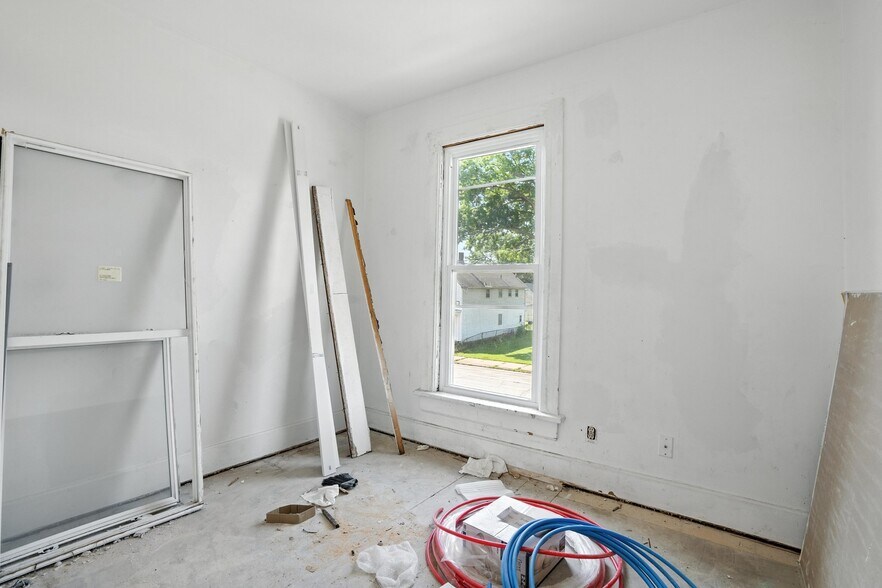 More Photos Of 1614 W 3rd St, Davenport Apartments For Sale