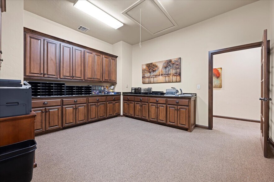 More Photos Of 16201 N May Ave, Edmond Office For Sale