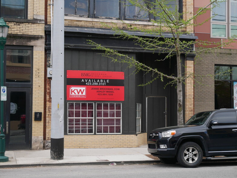 Primary Photo Of 32 Main St, Chattanooga Storefront For Sale