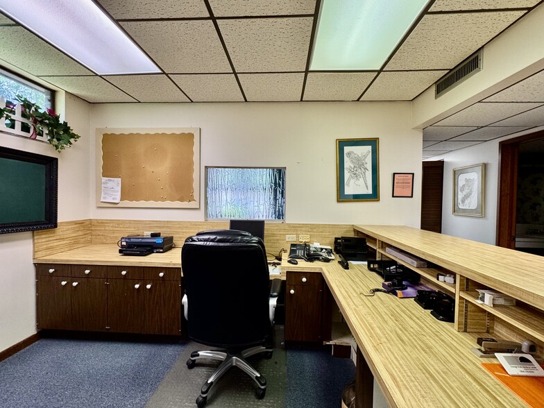 More Photos Of 1906 Debarry Ave, Orange Park Medical For Sale