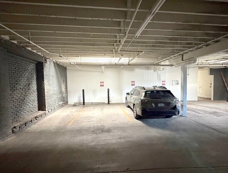 More Photos Of 118 W 36th St, Los Angeles Flex For Lease