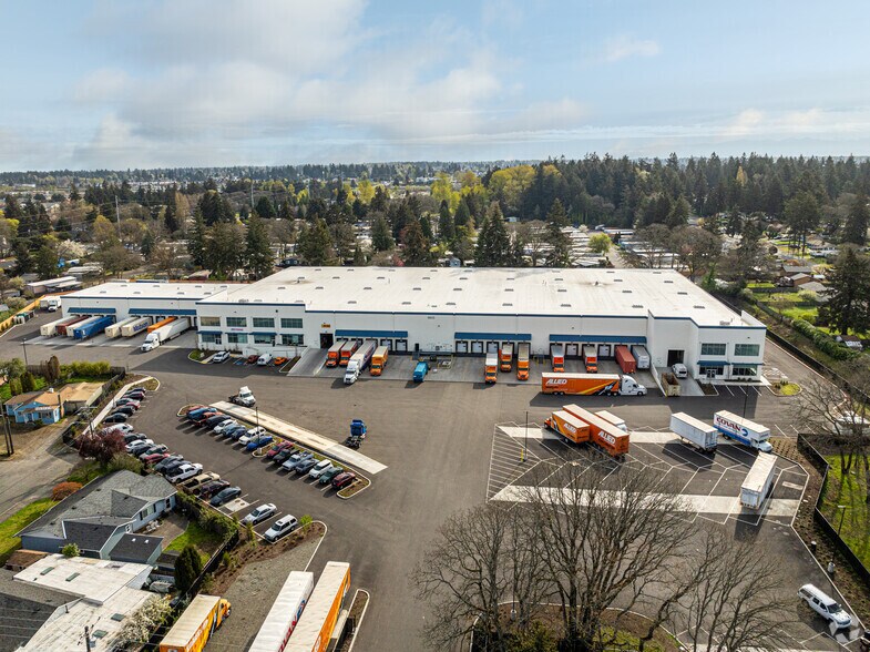 More Photos Of 8605 S 34th Ave, Lakewood Distribution For Lease