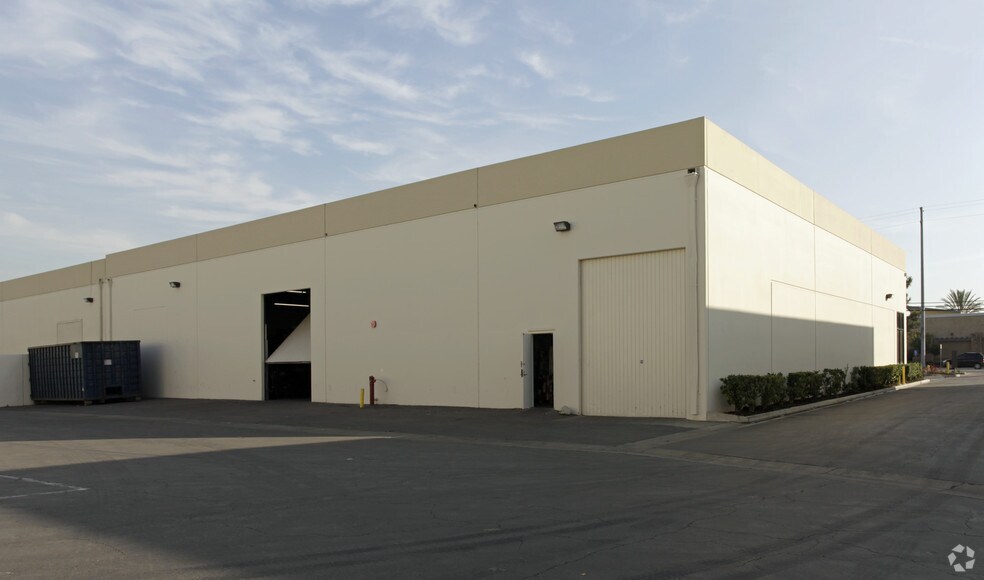 More Photos Of 4540 Eucalyptus Ave, Chino Warehouse For Lease