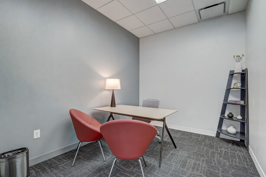 More Photos Of 111 N Magnolia Ave, Orlando Office For Lease