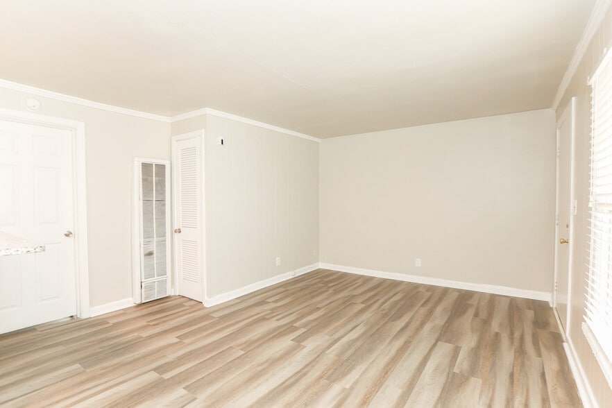 More Photos Of 1314-1318 Little Bay Ave, Norfolk Apartments For Sale