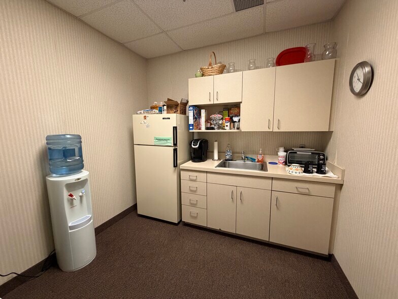 More Photos Of 7444 Dexter Ann Arbor Rd, Dexter Office For Lease