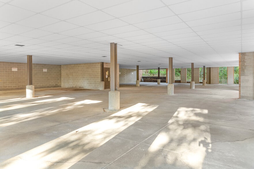 More Photos Of 8748 Brecksville Rd, Brecksville Office For Lease