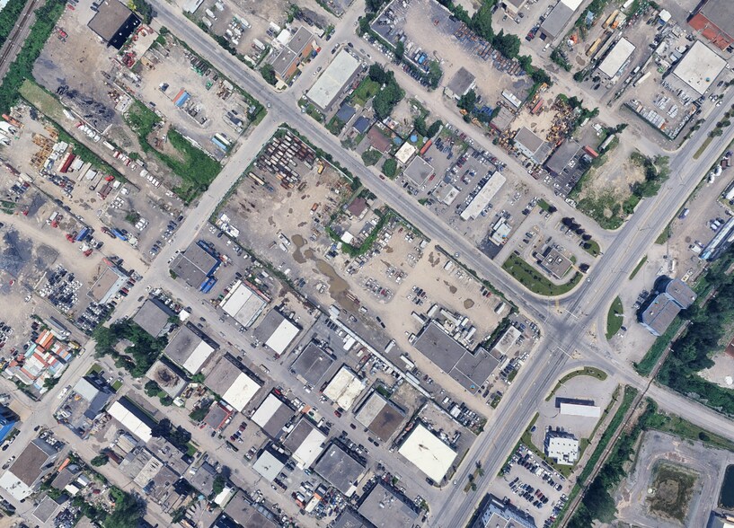 Primary Photo Of 11410 Boul De La Rivière-Des-Prairies, Montréal Auto Repair For Sale