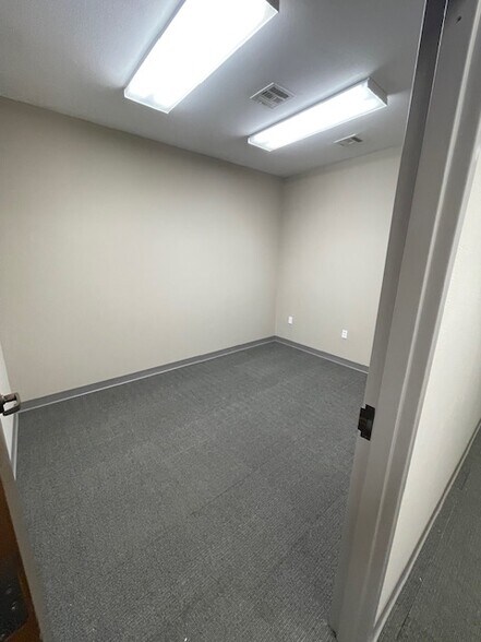 More Photos Of 601 W Oakland St, Broken Arrow Office Residential For Sale