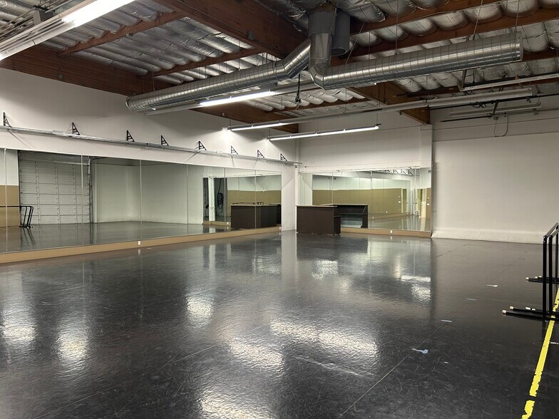 More Photos Of 66 W Waverly Dr, Pasadena Industrial For Sale