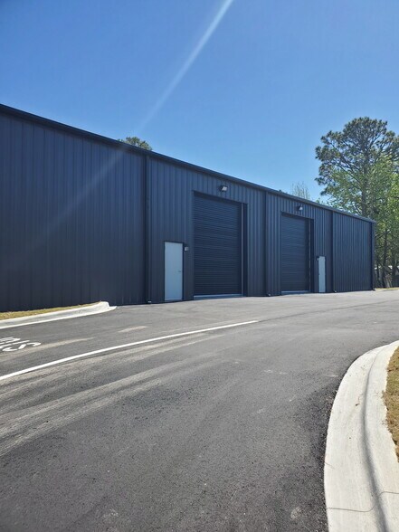 More Photos Of Moylan Rd, Panama City Beach Distribution For Lease