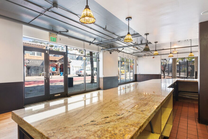 More Photos Of 1699 Valencia St, San Francisco Apartments For Lease