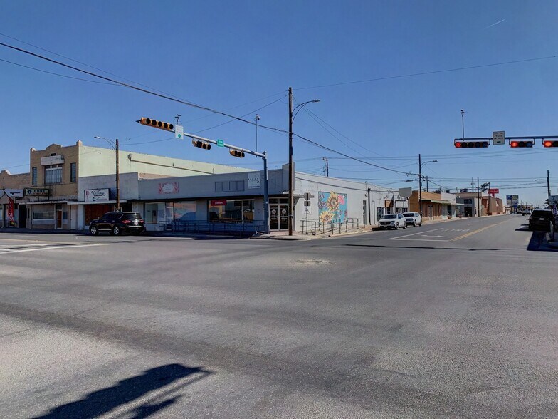 More Photos Of 100 E Sealy Ave, Monahans General Retail For Sale