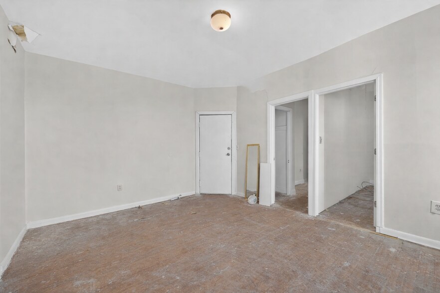 More Photos Of 661 S 18th St, Newark Apartments For Sale