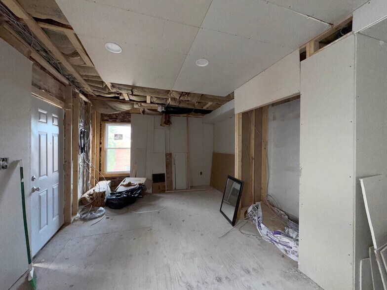 More Photos Of 4708 Liberty Heights Ave, Gwynn Oak Storefront Retail Residential For Sale