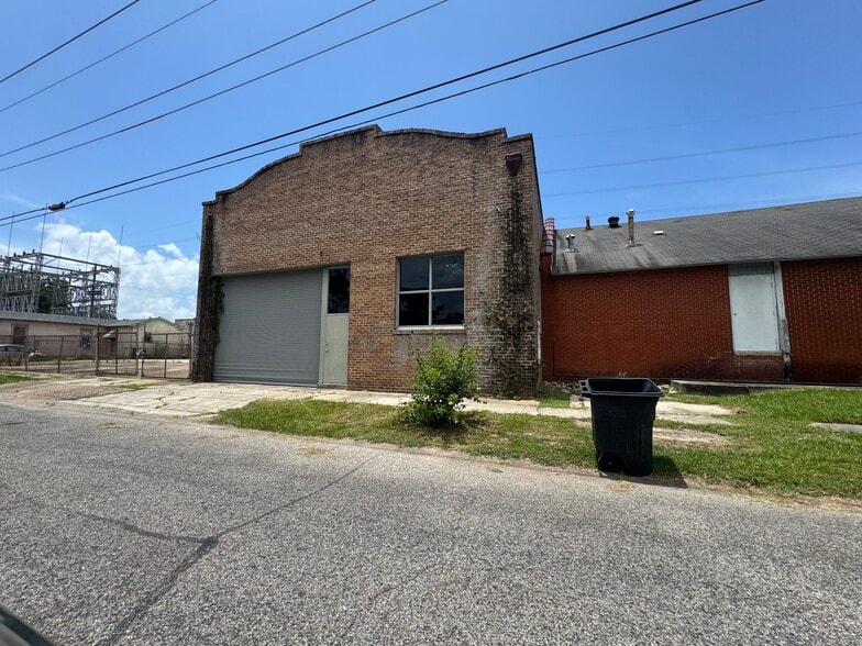 Primary Photo Of 1419 Julia St, Baton Rouge Warehouse For Sale