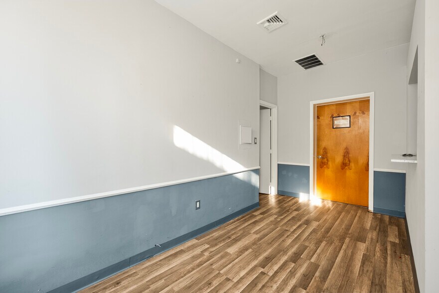 More Photos Of 215 High St, Mount Holly Office Residential For Lease