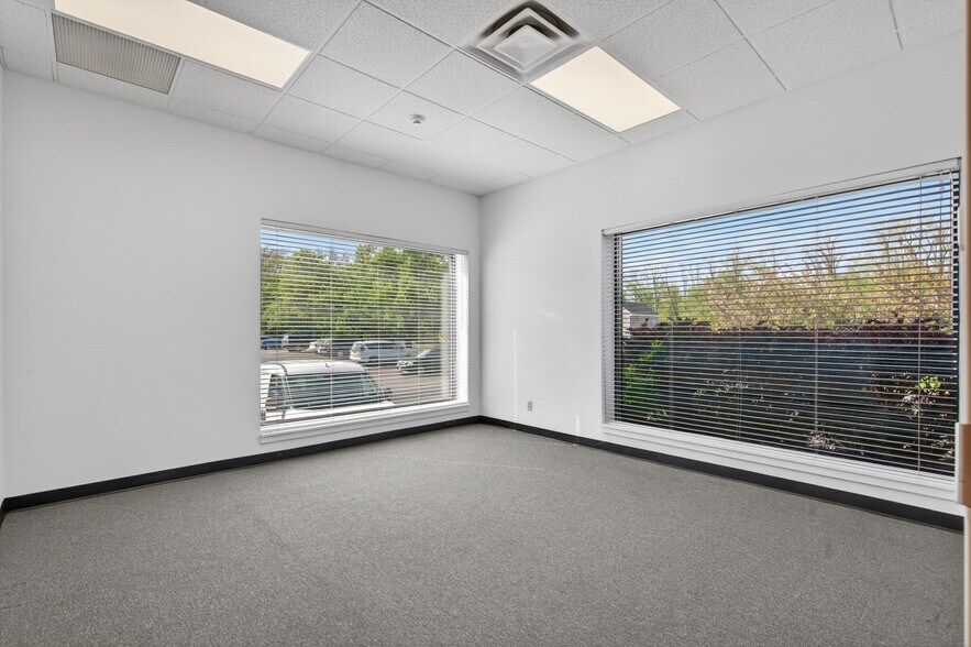 More Photos Of 2 Raymond Dr, Havertown Light Manufacturing For Lease