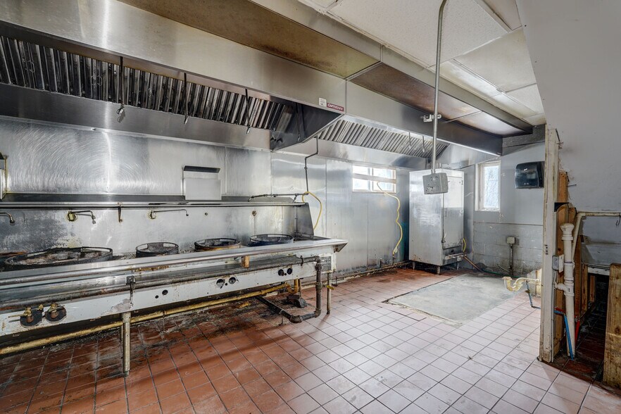 More Photos Of 2185 Monroe Ave, Rochester Restaurant For Sale