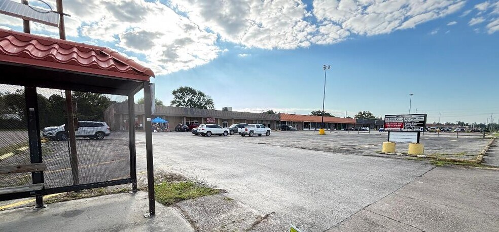 More Photos Of 1017 Bayou Rd, La Marque Storefront For Sale