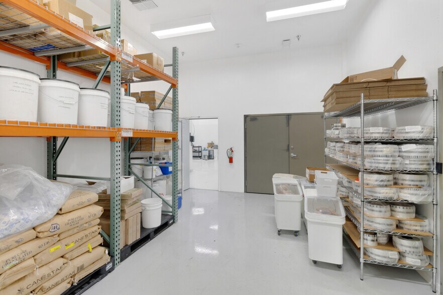 More Photos Of 991 Industrial Way, King City Warehouse For Sale