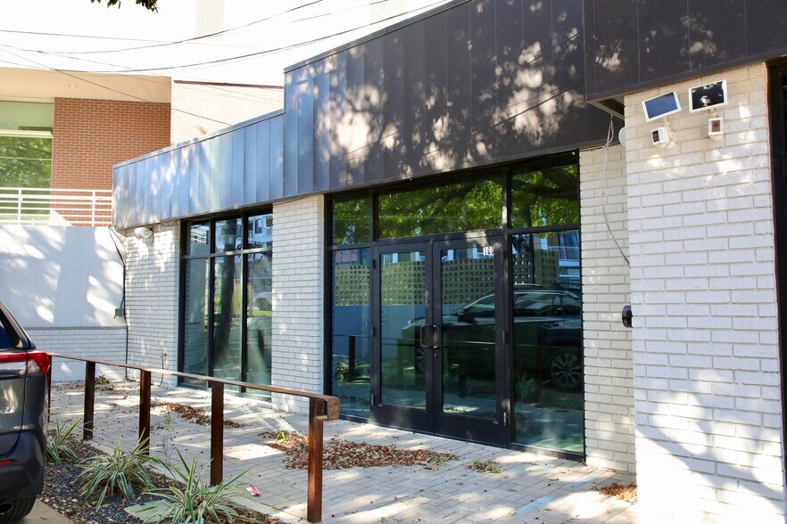 More Photos Of 2324 S Lamar Blvd, Austin Unknown For Lease