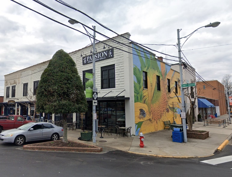 Primary Photo Of 102 W Elm St, Graham Office For Lease