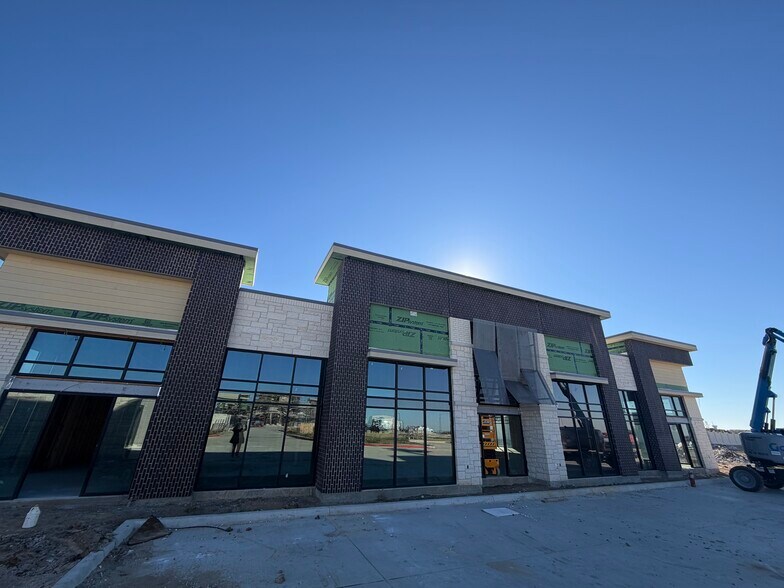 More Photos Of 1212 S Preston Rd, Celina Unknown For Lease