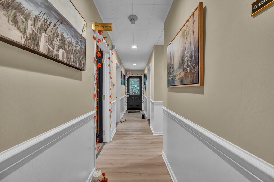 More Photos Of 172 Mount Pleasant Rd, Newtown Medical For Lease