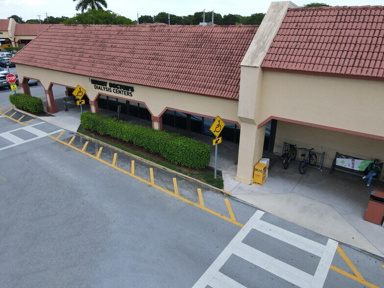 More Photos Of 12315-12389 Pembroke Rd, Pembroke Pines Unknown For Lease