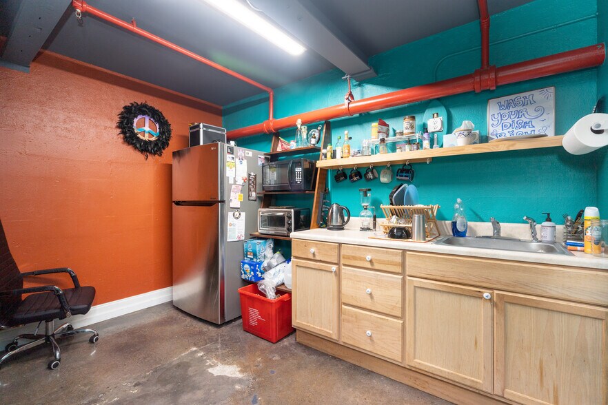 More Photos Of 1111 Central Ave, Charlotte Loft Creative Space For Sale