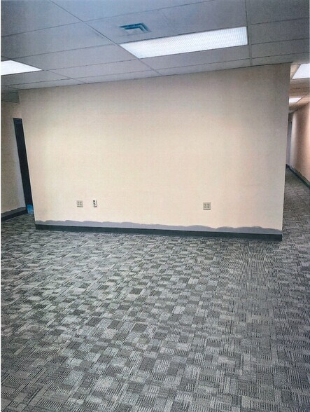 More Photos Of 1020 Woodman Dr, Dayton Medical For Lease