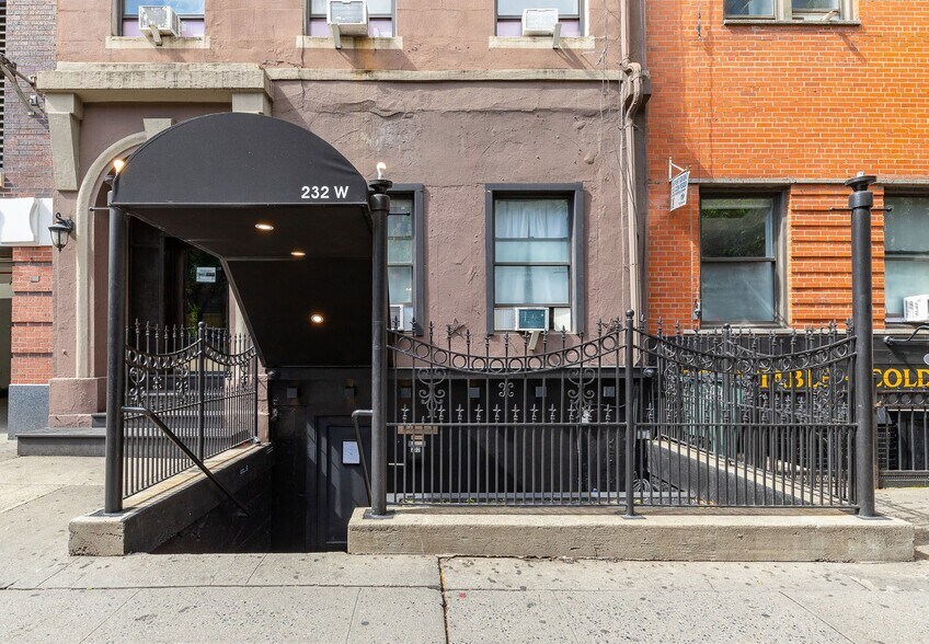 Primary Photo Of 232 W 14th St, New York Apartments For Lease