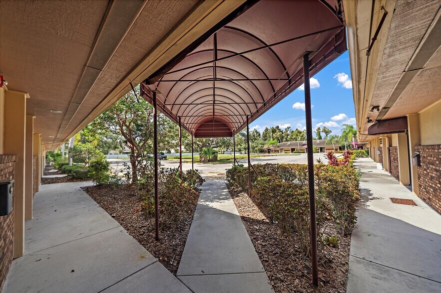 More Photos Of 4012-4020 Sawyer Rd, Sarasota Medical For Lease