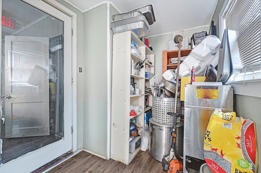 More Photos Of 1710 Cypress Creek Pkwy, Houston Office For Sale