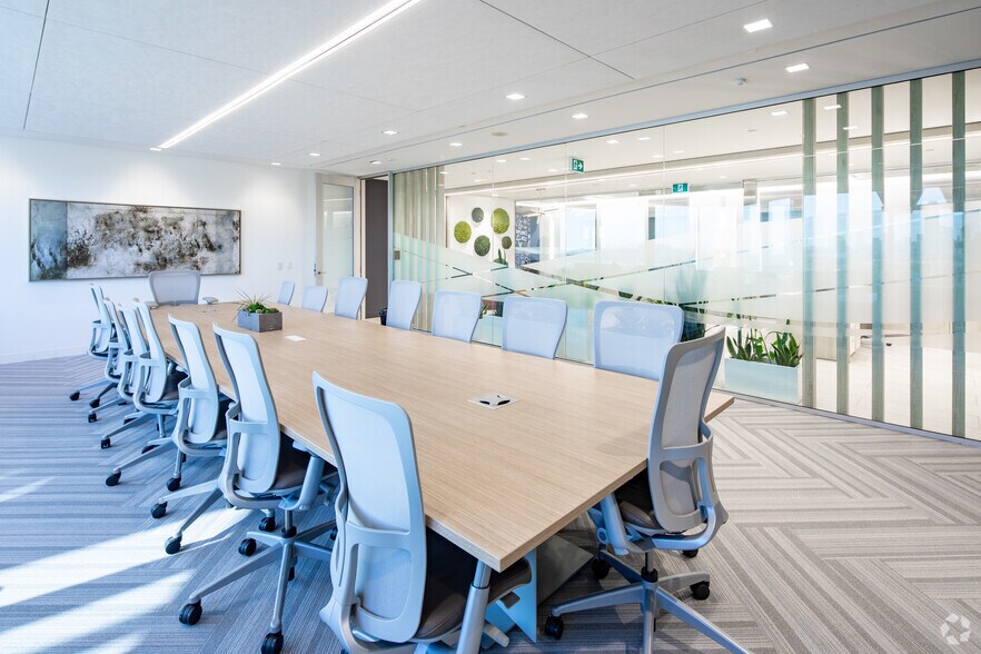 More Photos Of 1290 Central Pky W, Mississauga Office For Lease