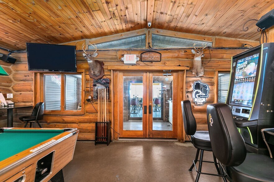 More Photos Of 8826 Grams Rd, Ripon Restaurant For Sale