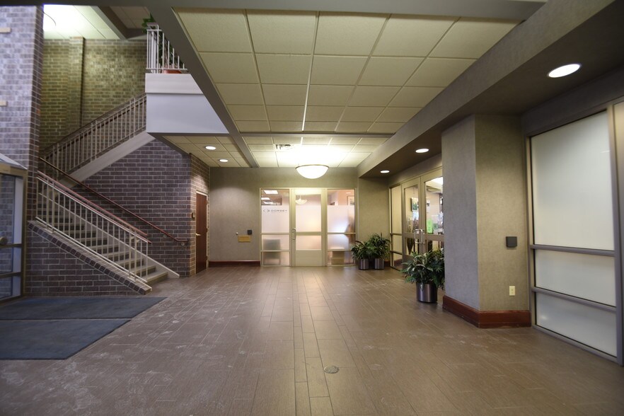 More Photos Of 3203 SW 32nd Ave, Fargo Office For Lease