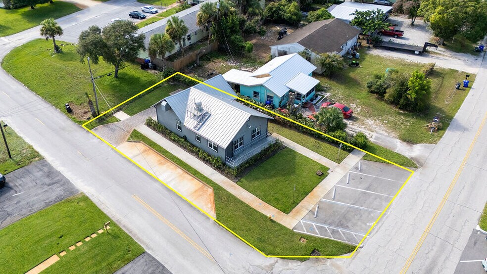 More Photos Of 1766 14th Ave, Vero Beach Restaurant For Sale