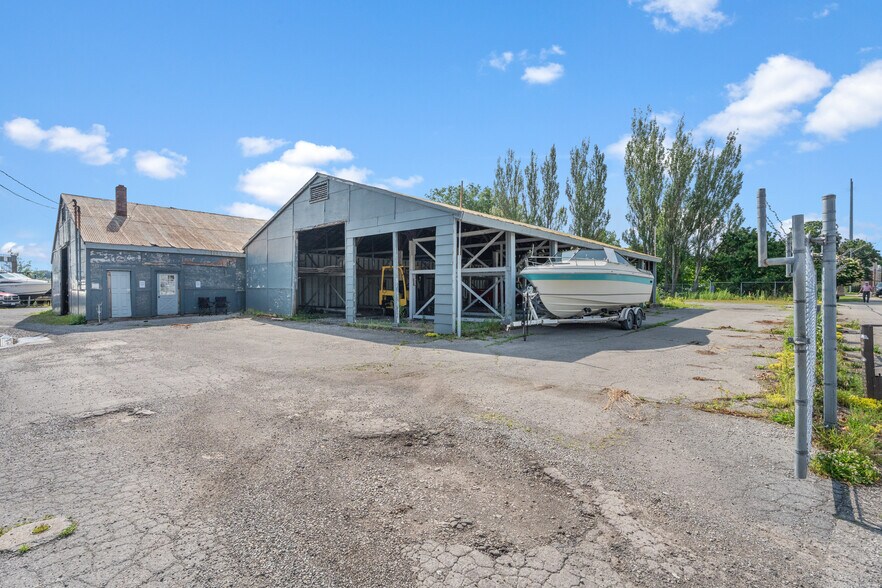 More Photos Of 162 Niagara Blvd, Fort Erie Marina For Sale