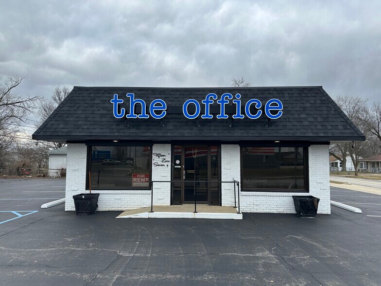 Primary Photo Of 1507 N Main St, Franklin Medical For Sale