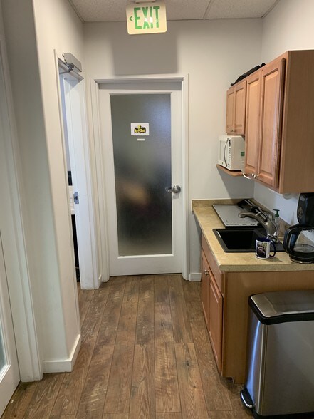 More Photos Of 126 E Alameda Ave, Burbank Research And Development For Sale