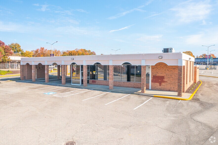 More Photos Of 100-404 Cavalier Sq, Hopewell Unknown For Lease