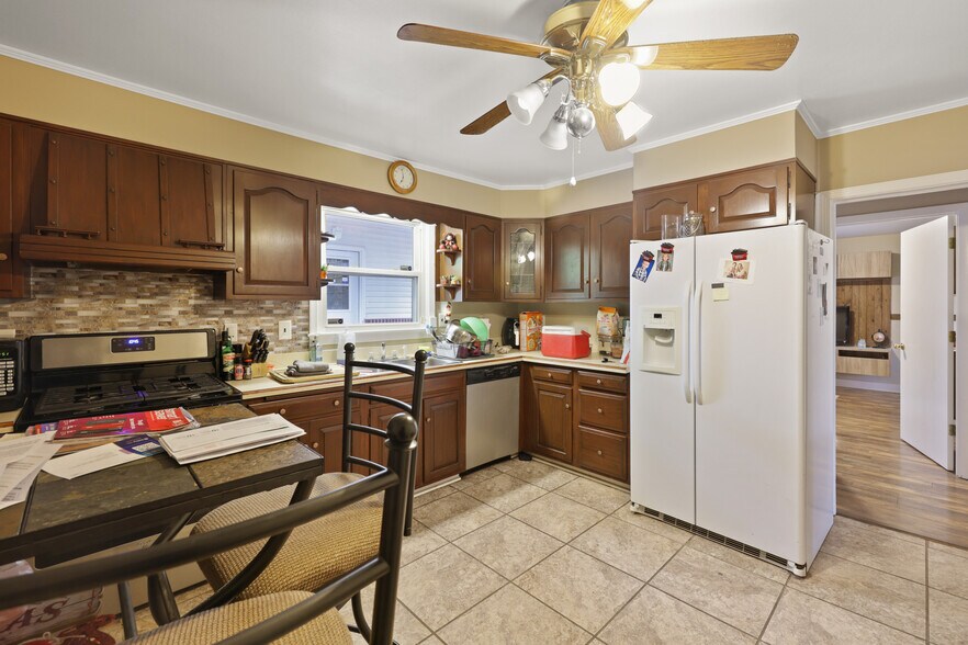 More Photos Of 3904 E Joppa Rd, Nottingham Flex For Sale