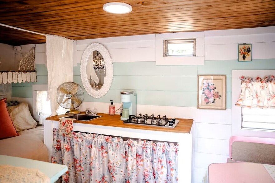 More Photos Of 38 Camp Ultima Blvd, Franklin Hospitality For Sale