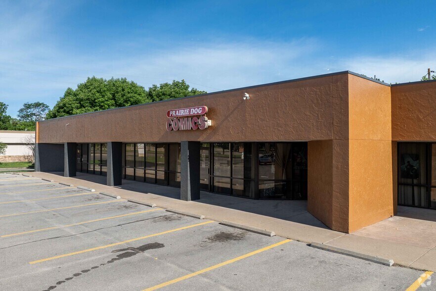 More Photos Of 4800 W Maple St, Wichita Storefront Retail Office For Lease