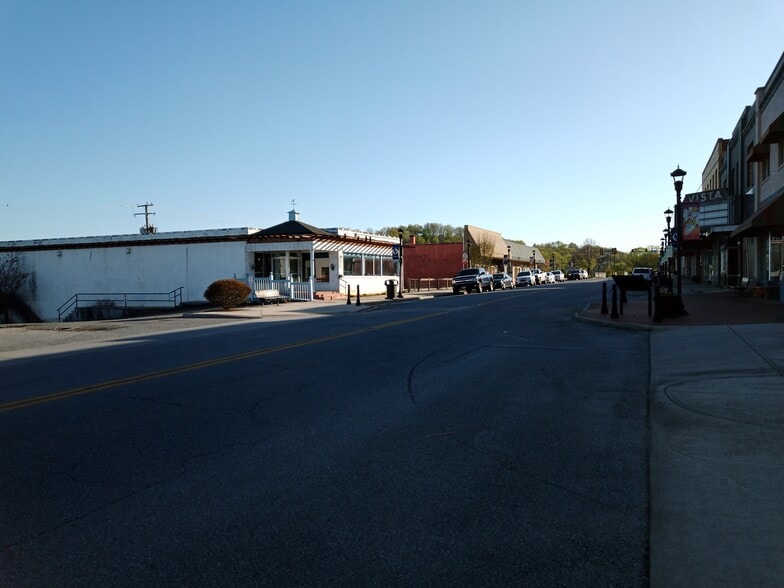 More Photos Of 525 Main St, Altavista Restaurant For Sale