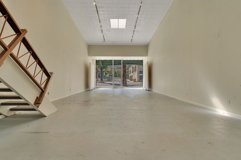 More Photos Of 462 S Palm Canyon Dr, Palm Springs Storefront Retail Office For Lease