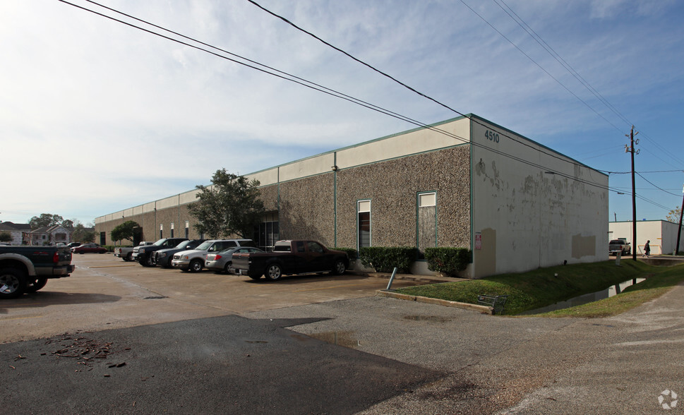 Primary Photo Of 4510 W 34th St, Houston Warehouse For Lease