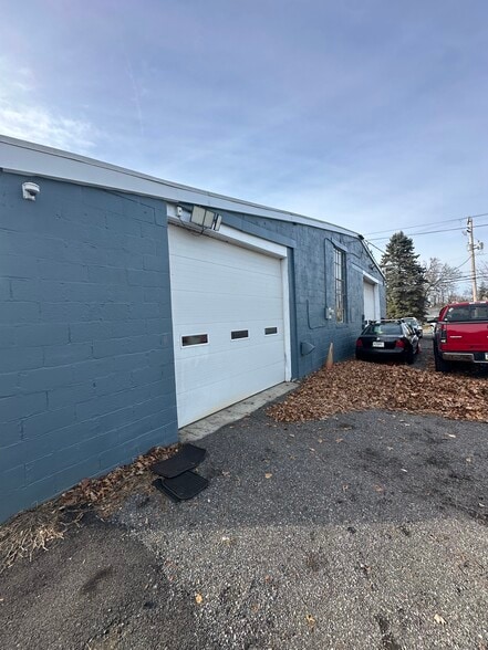 More Photos Of 2425 Herr St, Harrisburg Auto Repair For Sale